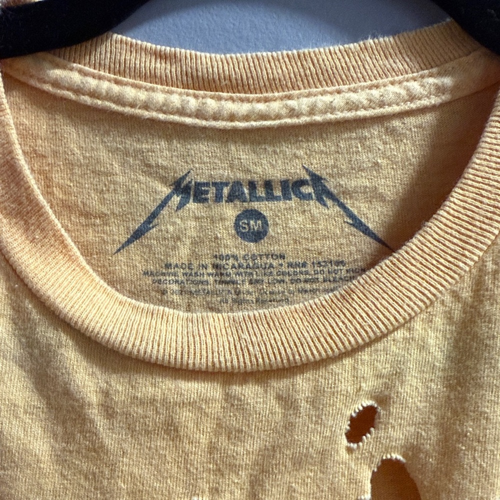 Urban Outfitters Metallica Tee - Picture 3 of 3